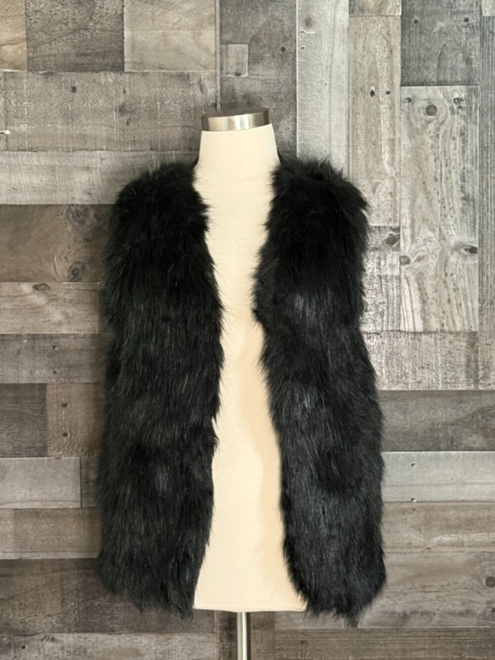 NWT! Black faux fur vest XXlarge dark feminine coastal cowgirl western winter